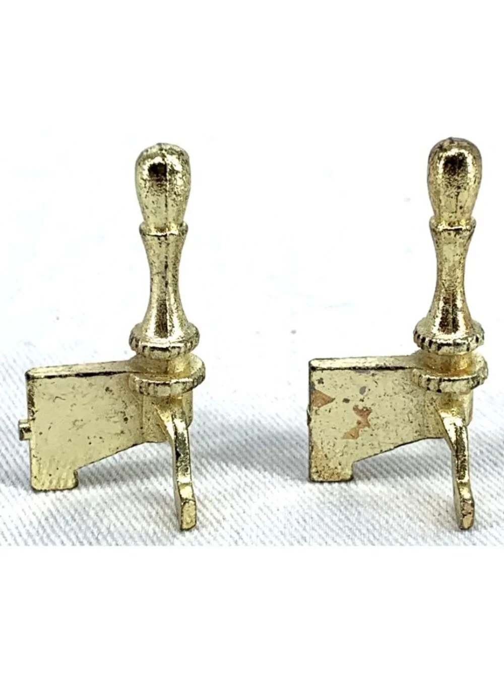 Unbranded dollhouse miniature